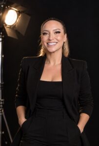 Flora Castro à frente da Diretoria de Comunicação e Negócios Internacionais
